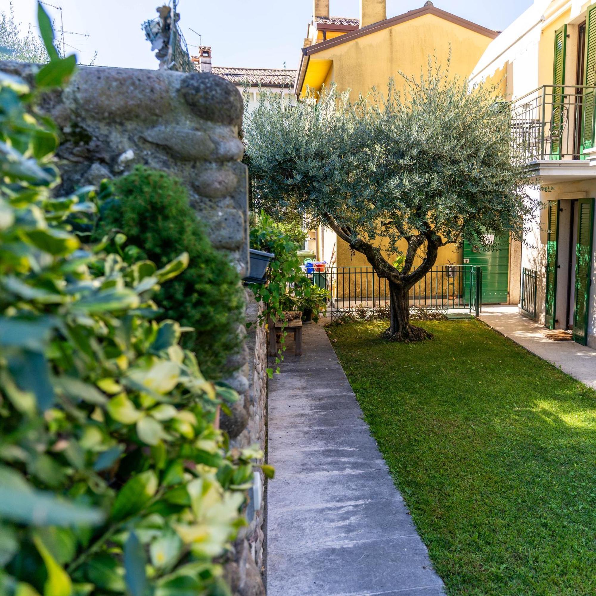 A Casa Di Tom Bed & Breakfast Sant'Ambrogio di Valpolicella Exterior photo