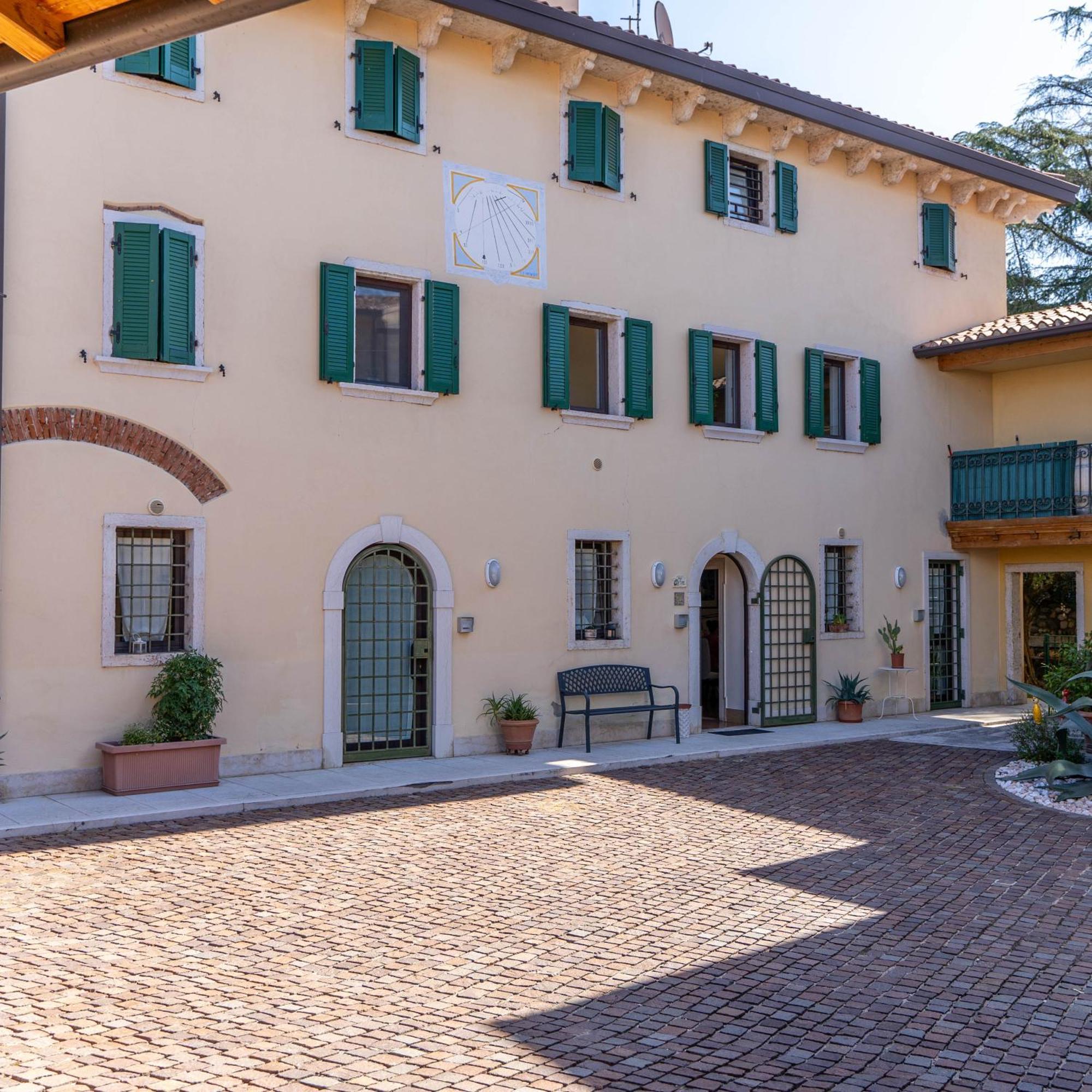 A Casa Di Tom Bed & Breakfast Sant'Ambrogio di Valpolicella Exterior photo